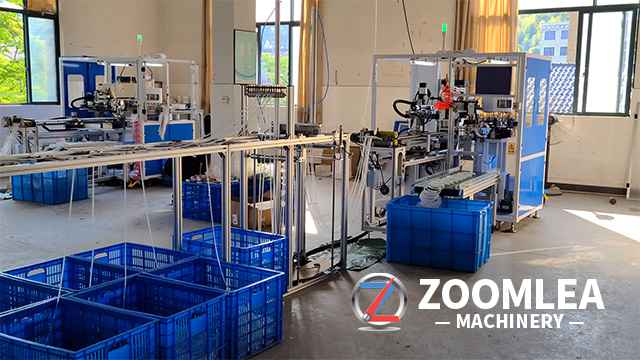 Worried about ‘small batches, multiple varieties’? See how this Zoomlea fully automatic seal ring bonding machine can handle more than ten different material shapes